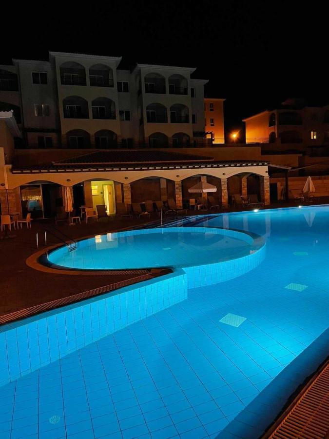 Cozy 2 Bedrooms Apartment In Complex With Swimming Pools And Beautiful View Paphos Exterior photo